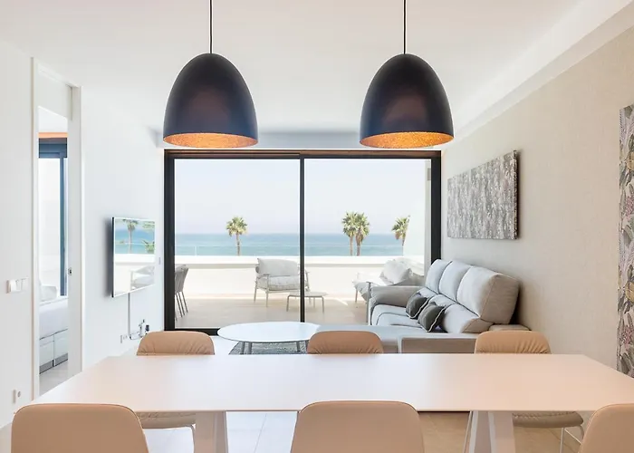 Apartup Beachfront Deluxe