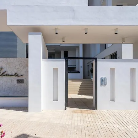 Apartup Beachfront Deluxe Apartment Denia