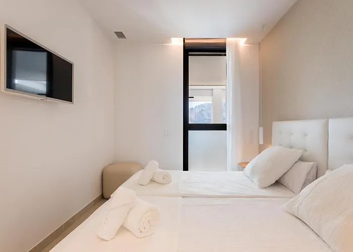 Apartup Beachfront Deluxe Apartment