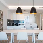 Apartup Beachfront Deluxe Apartament