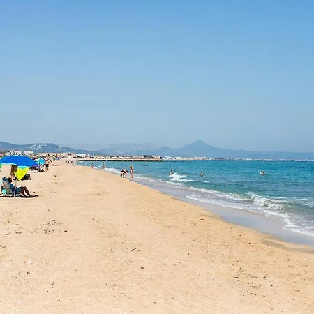 Apartup Beachfront Deluxe